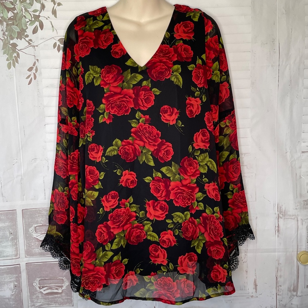 FOREVER 21 Womens Black Red Roses Chiffon B Neck Top Blouse Sz. Small Pre-owned